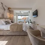 Ren Villa